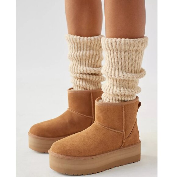 UGG Women's Classic Mini Platform Boot - Picture 3 of 9